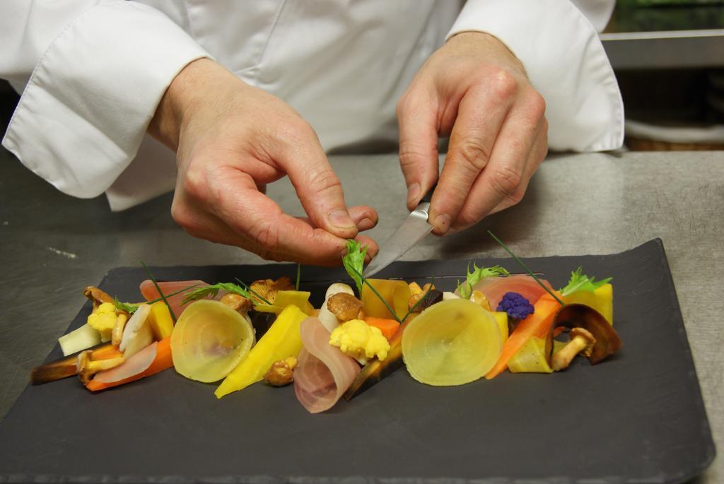 Logis Hotel Restaurant Des Voyageurs Tarnac エクステリア 写真