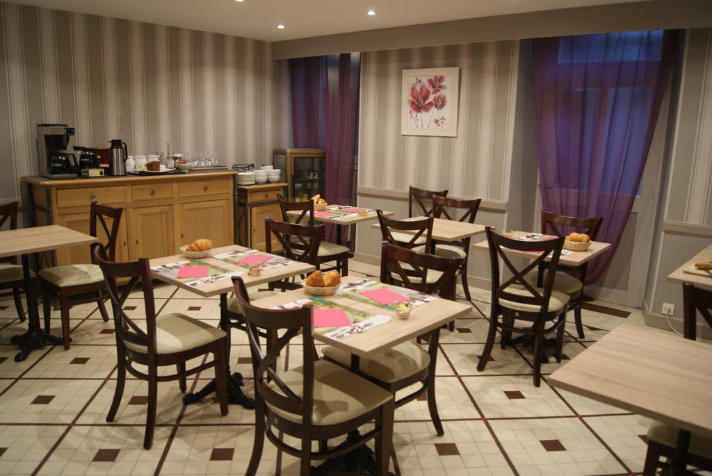 Logis Hotel Restaurant Des Voyageurs Tarnac エクステリア 写真