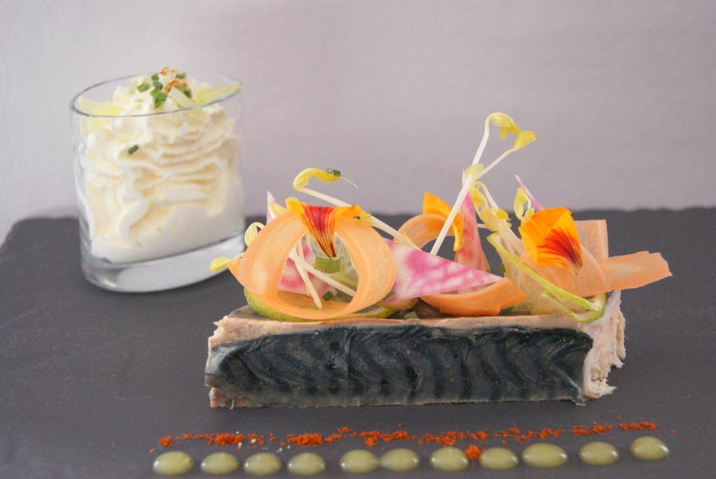 Logis Hotel Restaurant Des Voyageurs Tarnac エクステリア 写真