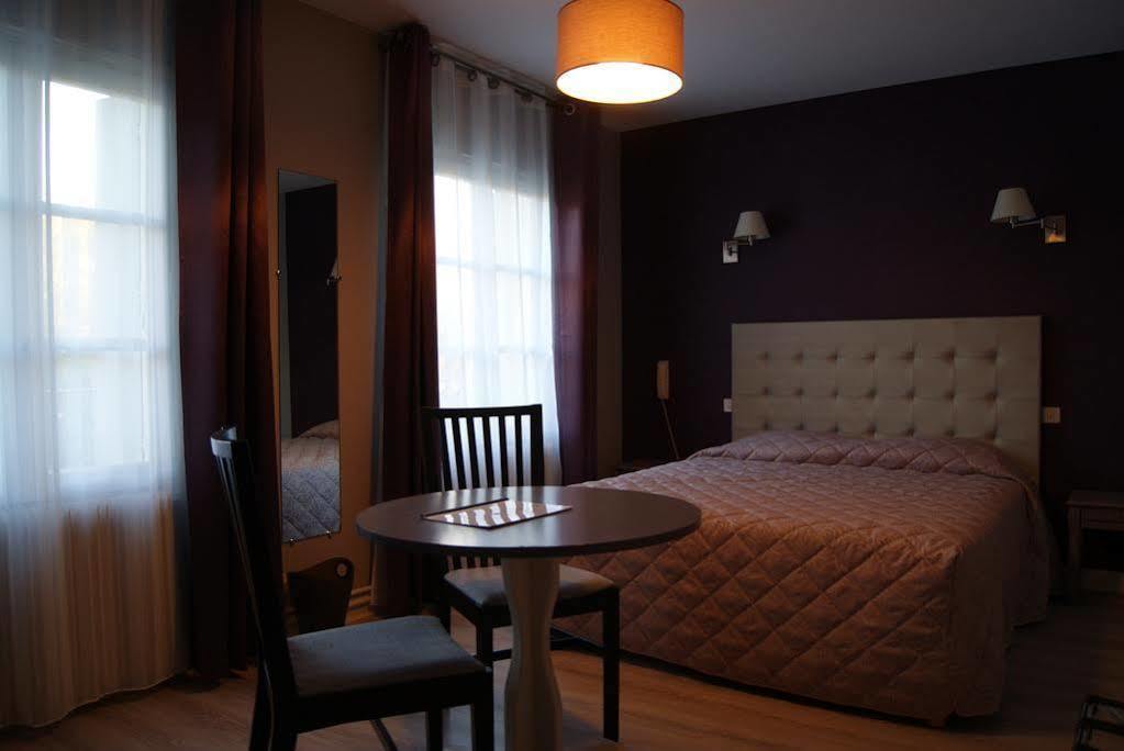 Logis Hotel Restaurant Des Voyageurs Tarnac エクステリア 写真